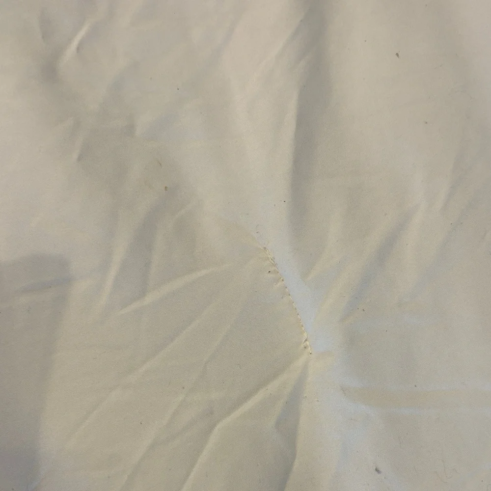 Elegant Cream comforter set - Queen comforter and two shams - Picture 5 of 8